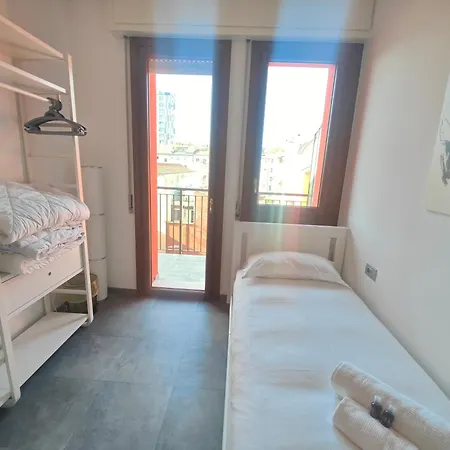 Апартаменты Porta Romana - Lattuada 2 Broom Next To Metro